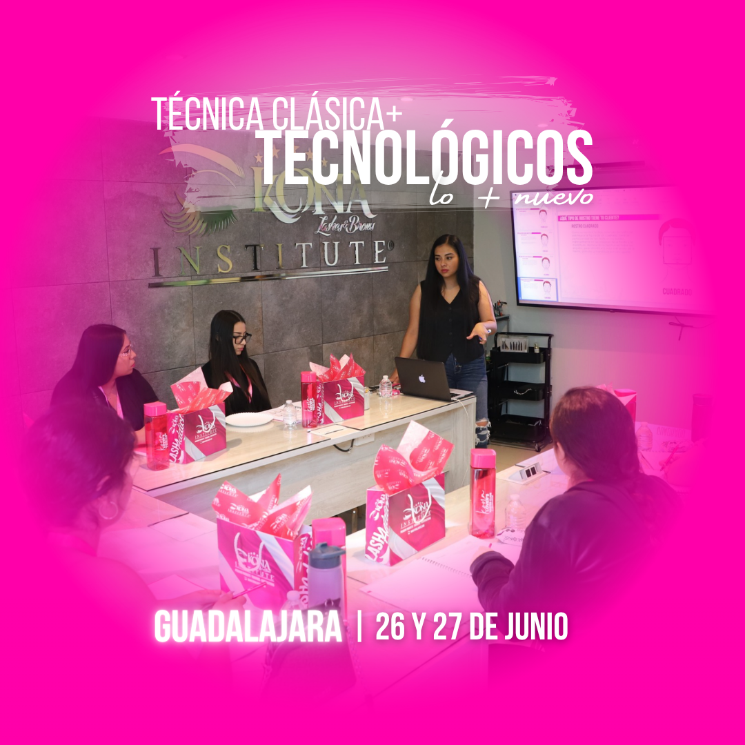 Janette impartiendo clase teórica en Kona Institute Guadalajara
